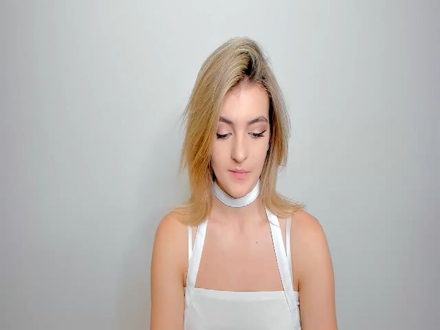 Live sex webcam photo for HelelGretta #268900902