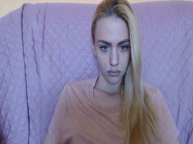 Live sex webcam photo for LorenaMartins #268895034