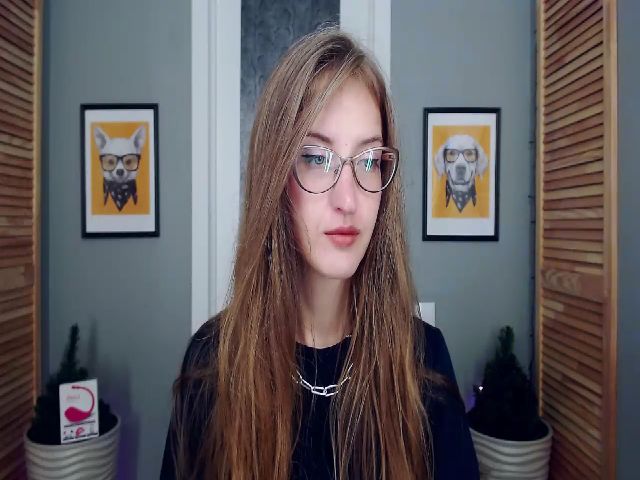 Live sex webcam photo for JennyLovelyS #268888519