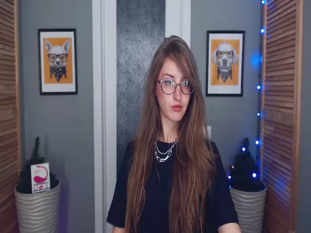 Live sex webcam photo for JennyLovelyS #268890168