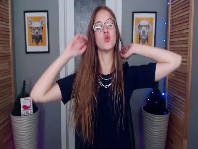 Live sex webcam photo for JennyLovelyS #268890662