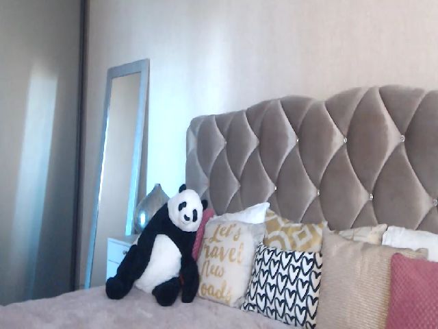 Live sex webcam photo for Sandrawow #268887804