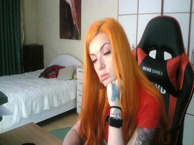 Live sex webcam photo for LuckyStarlet #268896557