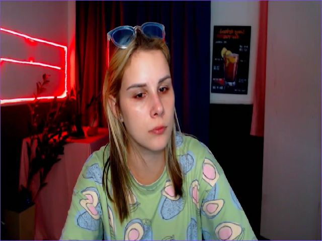 Live sex webcam photo for PolliMilk #268900161