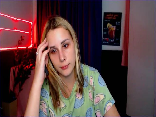 Live sex webcam photo for PolliMilk #268900413