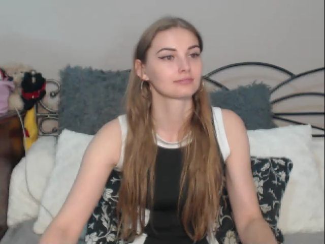 Live sex webcam photo for LarissaSexy25 #268894673