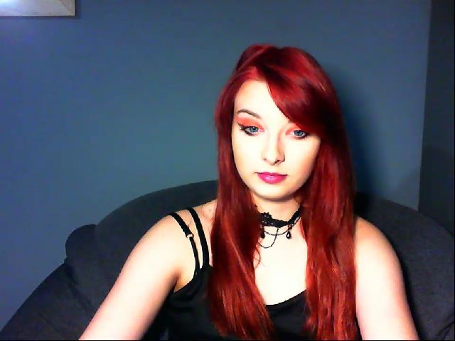 Live sex webcam photo for VirginLuna18 #268895213