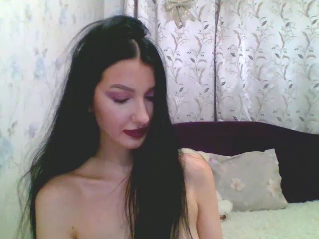 Live sex webcam photo for GirlPlayy #268897528