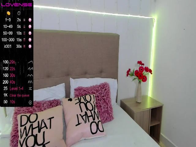 Live sex webcam photo for Nicol_sofia_ #268901096