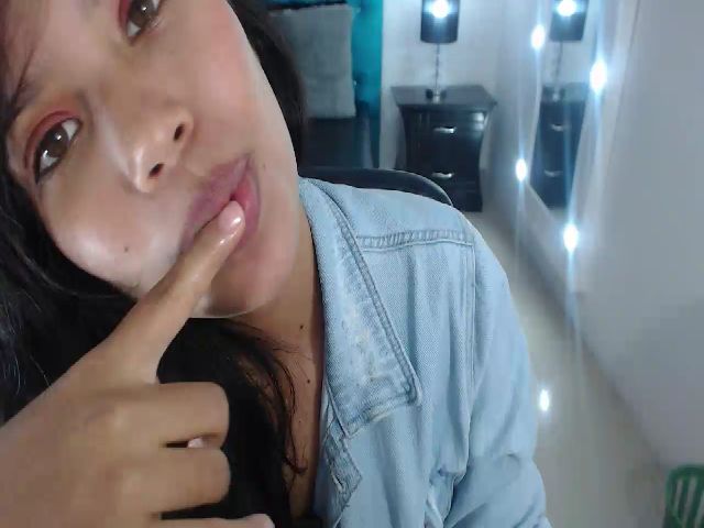 Live sex webcam photo for Malia_cox #268902116