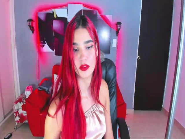 Live sex webcam photo for Anastasia_180 #268888370