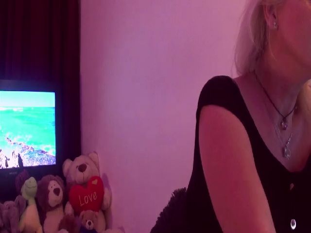 Live sex webcam photo for MoniCutex #268886644