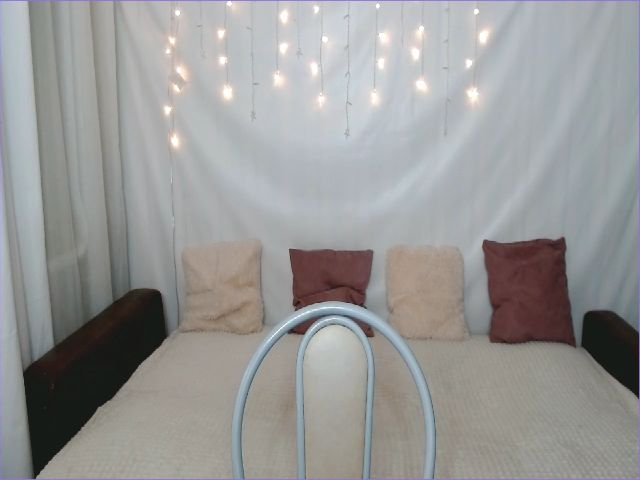 Live sex webcam photo for Aidra__Foxxx #268889825