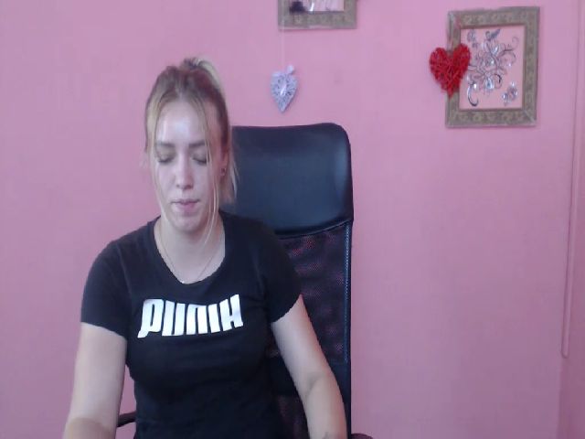 Live sex webcam photo for KetiLove_ #268892059