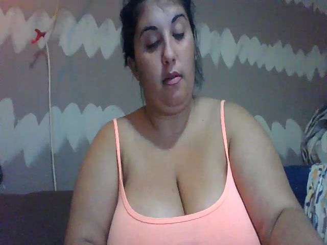 Live sex webcam photo for BigBreastsMia #268887843
