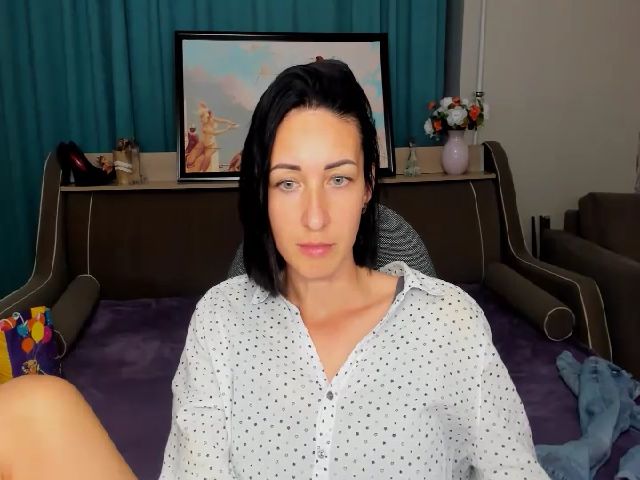 Live sex webcam photo for DorothyRoze #268895464