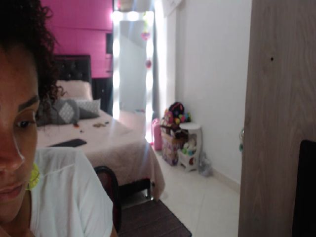 Live sex webcam photo for Shayna_cute #268886869