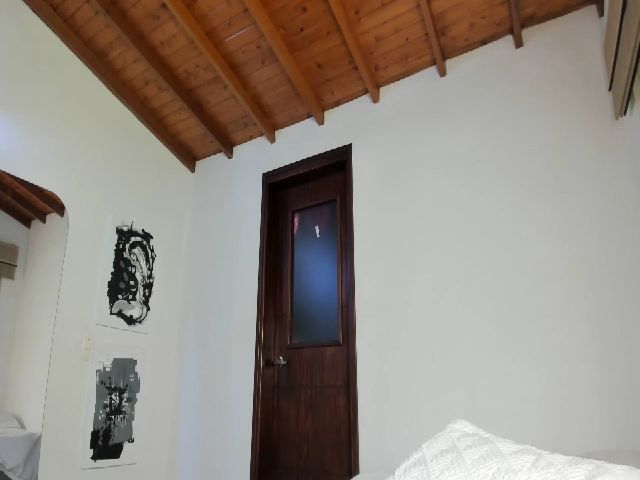 Live sex webcam photo for Manuelavega #268888576