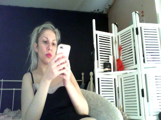 Live sex webcam photo for Marvel33 #268893916