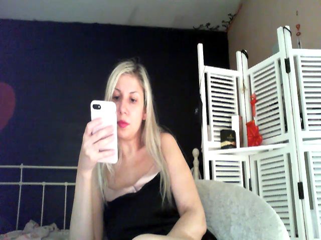 Live sex webcam photo for Marvel33 #268895082
