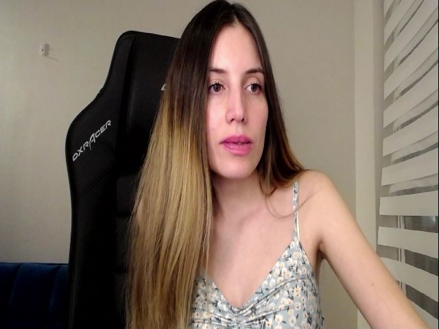 Live sex webcam photo for Alanaa_New #268886855