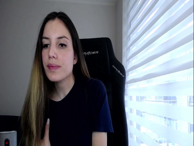 Live sex webcam photo for Alanaa_New #268901658