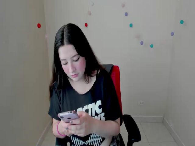Live sex webcam photo for Lunaa8 #268901989
