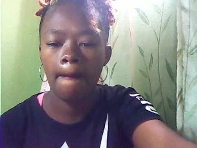 Live sex webcam photo for Errah #268889594