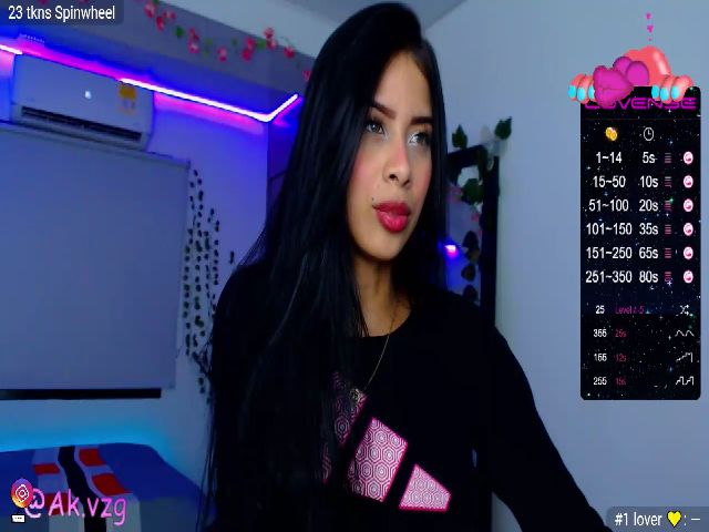 Live sex webcam photo for Ateneakros #268902554