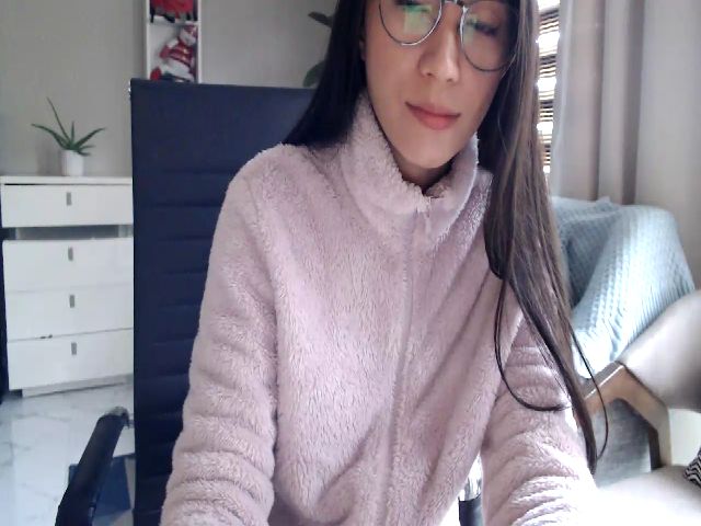 Live sex webcam photo for JUICY_KRISSY #268888745