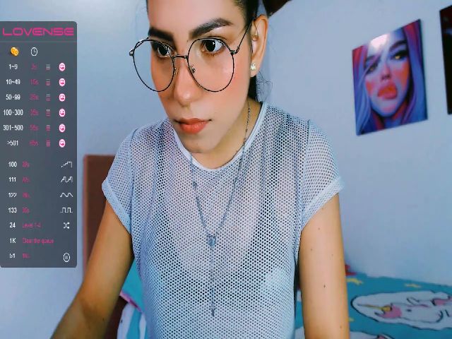Live sex webcam photo for Emma_18x #268900196