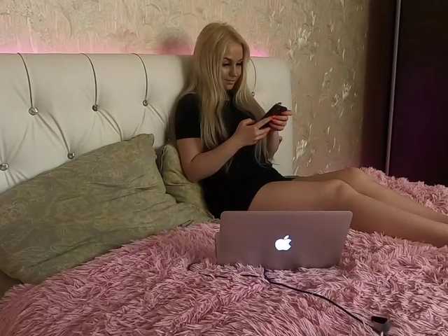 Live sex webcam photo for EvaQueen7 #268893161