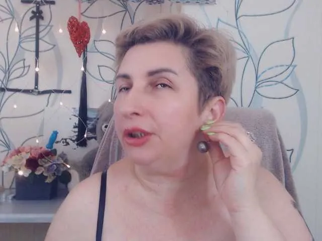 Live sex webcam photo for DepravedMadam #268909760