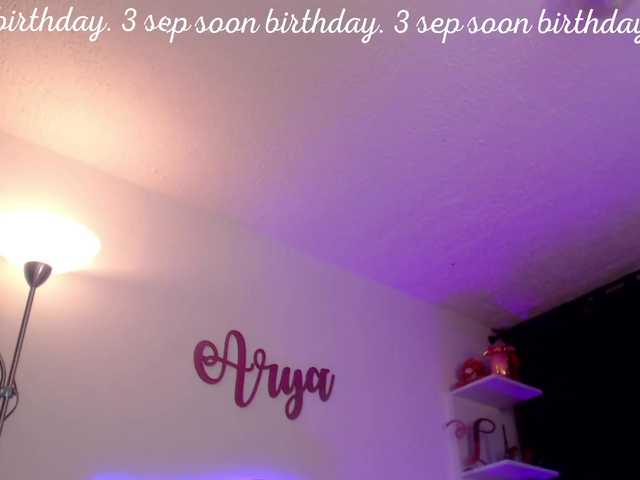 Live sex webcam photo for aryalee #268910209