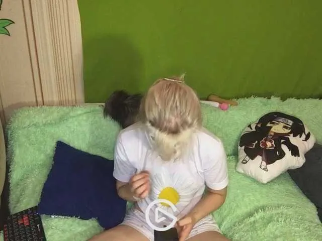 Live sex webcam photo for MarieXLavend #268920826