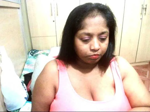 Live sex webcam photo for Indiantasha #287986178
