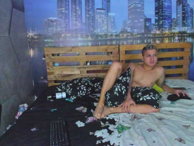 Live sex webcam photo for sexsection202 #268903945