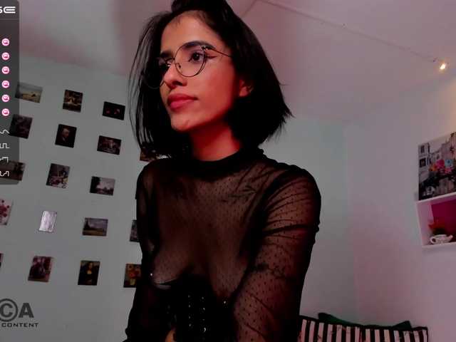 Live sex webcam photo for miiasugar #268904921