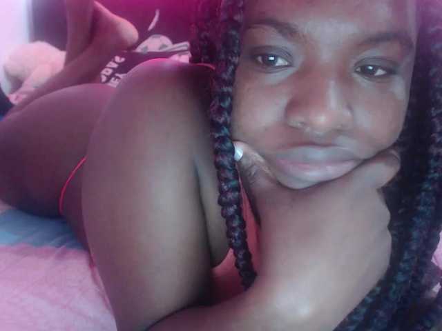 Live sex webcam photo for Daizy-cooper #268914703