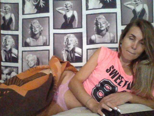 Live sex webcam photo for Aurora108 #288002773