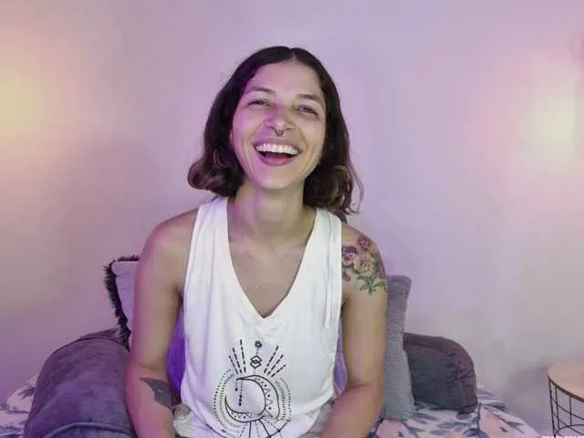 Live sex webcam photo for roxanefun #268905183