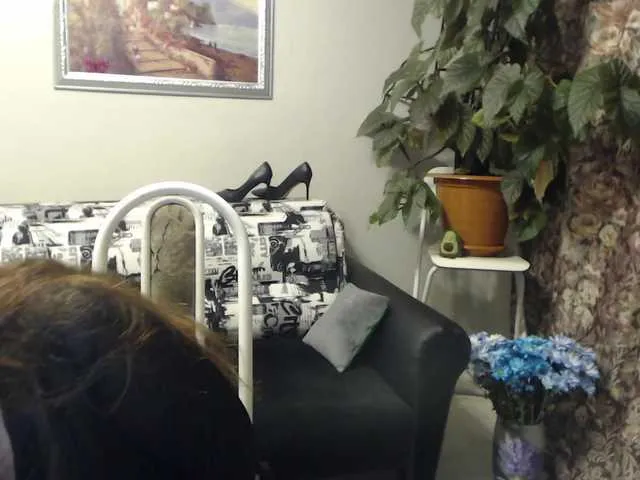 Live sex webcam photo for HelenBerg #268904096