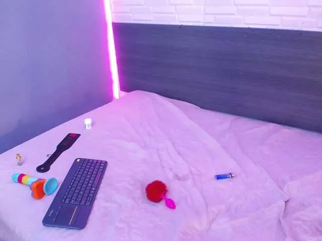 Live sex webcam photo for Cat-Ady #268904238