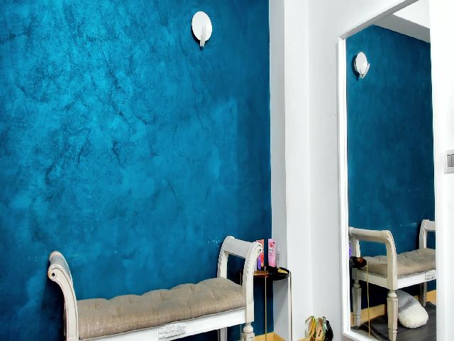 Live sex webcam photo for MayaHelen #268911929