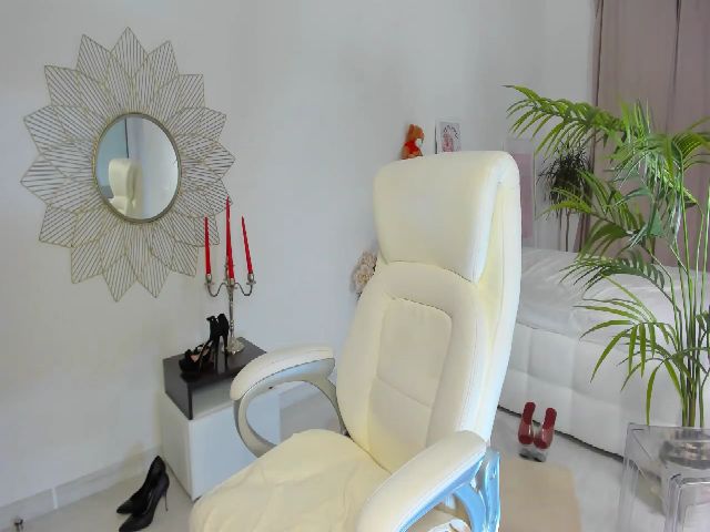 Live sex webcam photo for VictoriaKorff #268918448