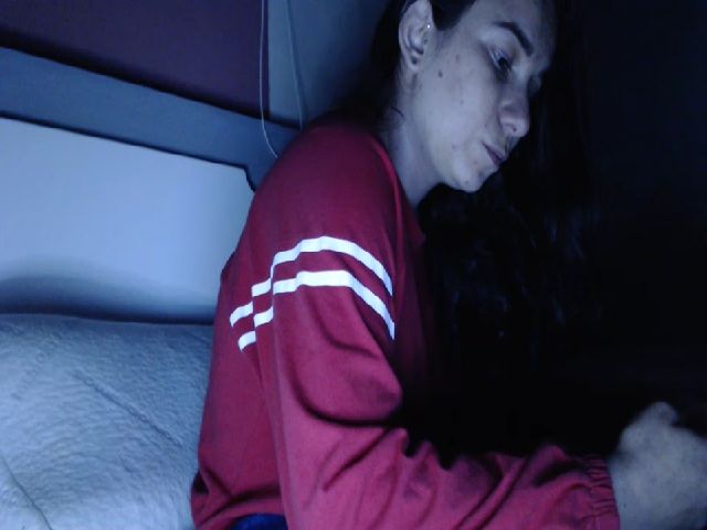 Live sex webcam photo for Joanne7 #268908033