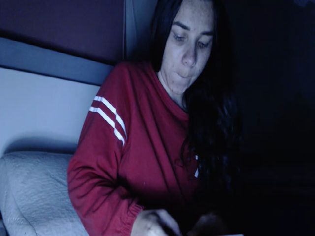 Live sex webcam photo for Joanne7 #268908402