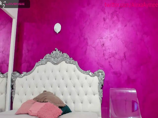 Live sex webcam photo for AimeeTeen #268907419