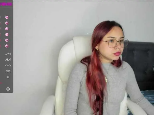 Live sex webcam photo for AshelyGirl #268910768