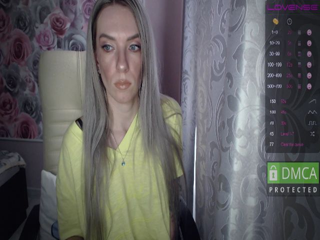 Live sex webcam photo for MaryJaness #268915373